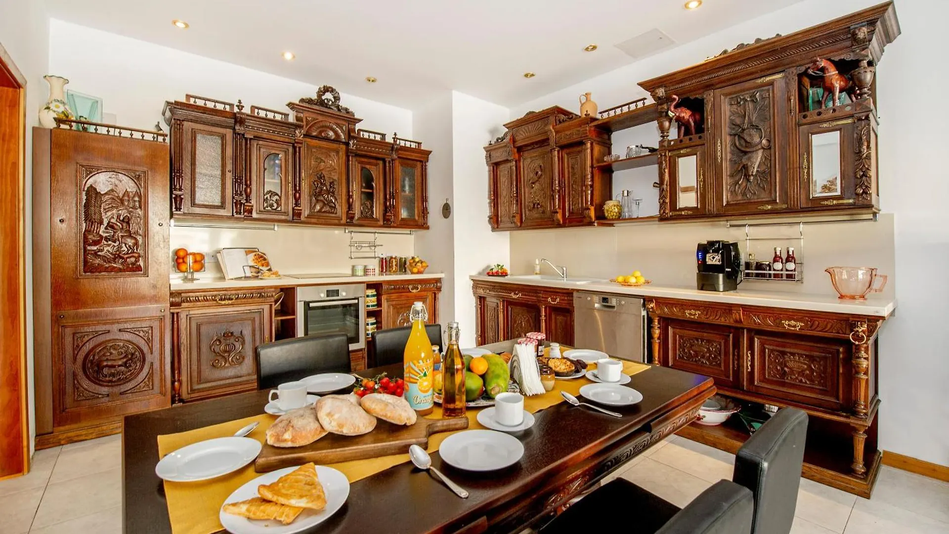 St. Julians Portomaso Marina Antique Apartment سانت جوليان مالطا